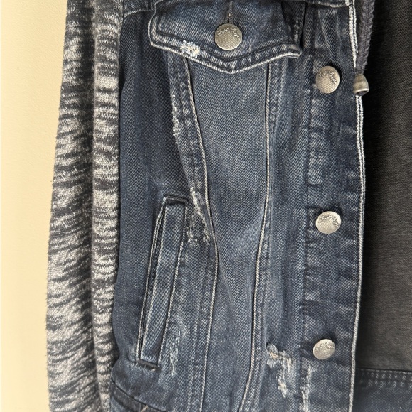 Free People Denim Jacket Blue Knit Sleeve Hooded Distressed Jean Women's XS - Picture 4 of 13